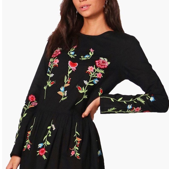 🆕SZ18 BOOHOO FORAL EMBROIDERED BOHO SMOCK DRESS! - Picture 2 of 6